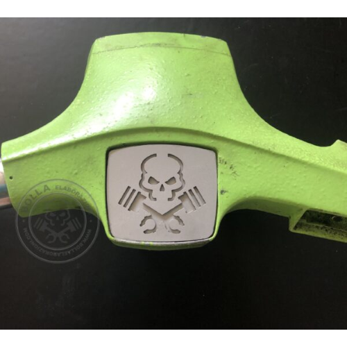 TAPPO COPRI FORO COPERCHIO CONTACHILOMETRI PER MANUBRIO VESPA 50 SPECIAL REALIZZATO IN ACCIAIO INOX, CON INCLUSA STAFFA DI MONTAGGIO